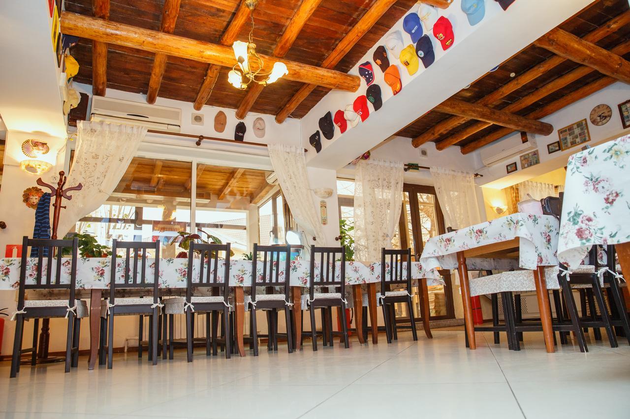 Mini Hotel Venezia Атырау Экстерьер фото