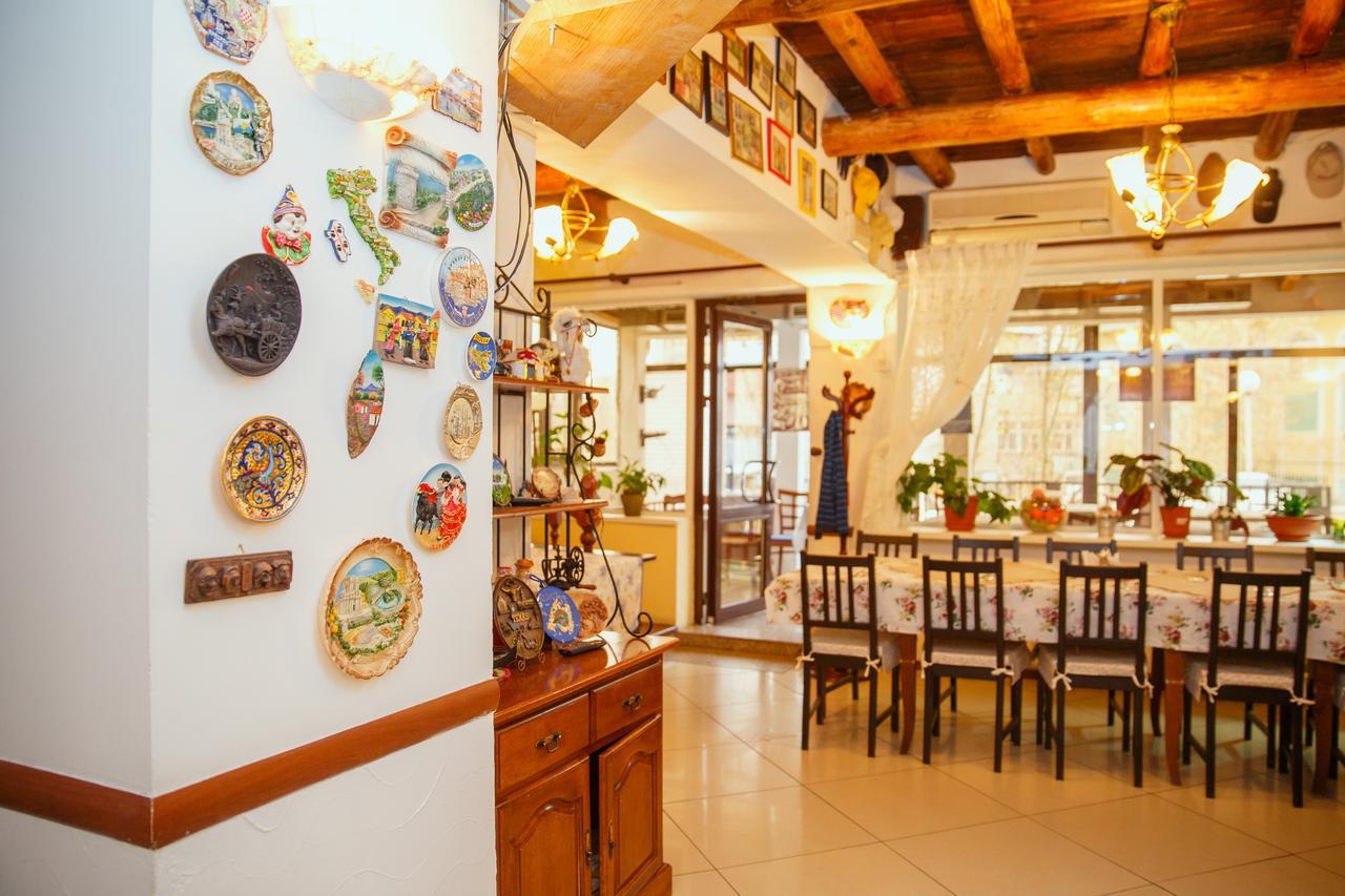 Mini Hotel Venezia Атырау Экстерьер фото