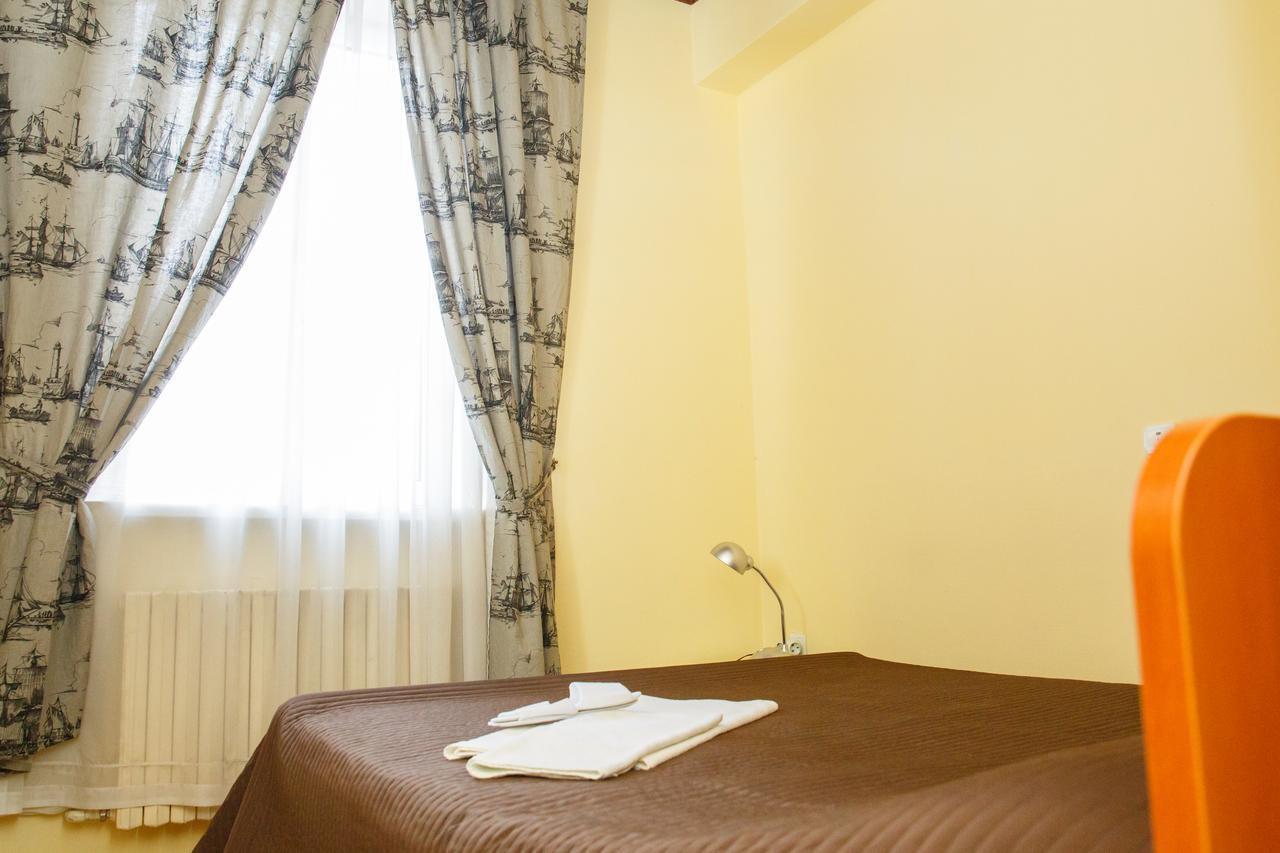 Mini Hotel Venezia Атырау Экстерьер фото