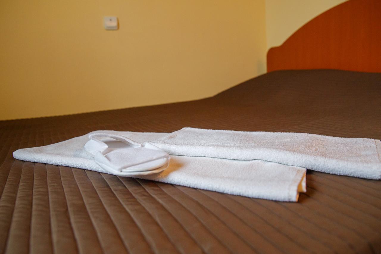 Mini Hotel Venezia Атырау Экстерьер фото
